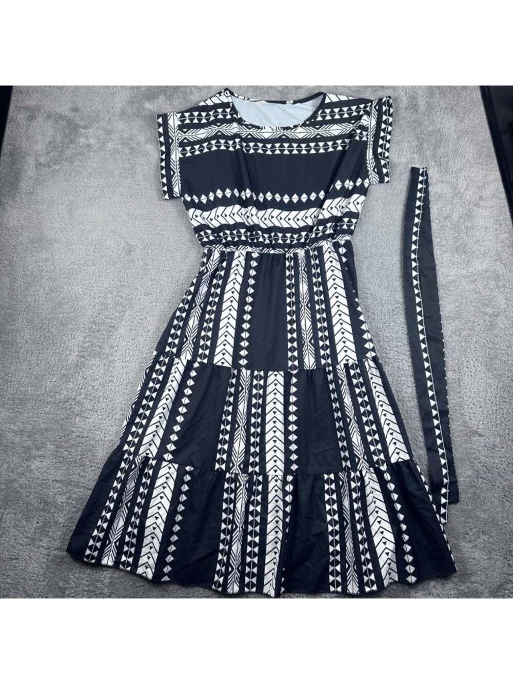 Black & White Geometric Print Tiered Midi Dress With Matching Belt Polyester Sho